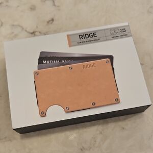 RIDGE Natural Leather RFID Blocking Wallet - NEW in box!